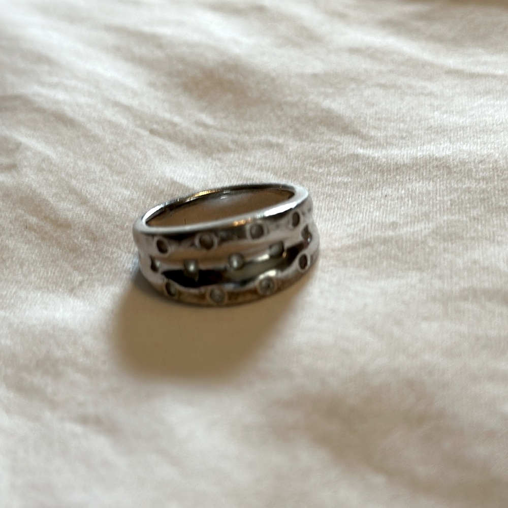 Vintage sterling silver 925 ring with surface set white topaz stones